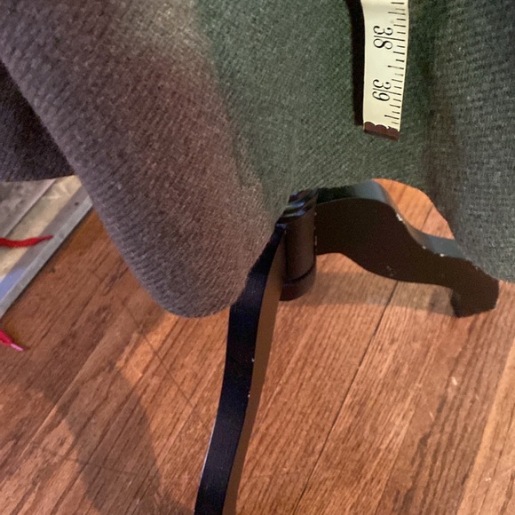 Wool trench coat by Club Monaco in pristine condition. Worn 2x. - Picture 15 of 15